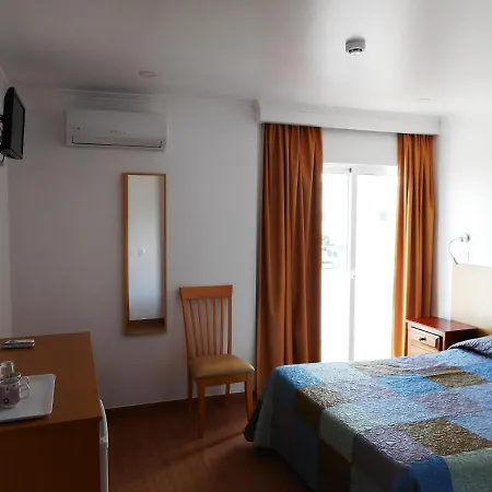 酒店 Agua Marinha Rosa- 3*