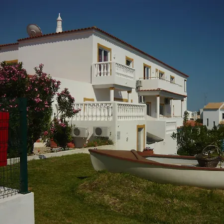 Agua Marinha Rosa- Албуфейра