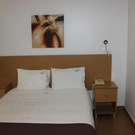 Отель Agua Marinha Rosa- Албуфейра